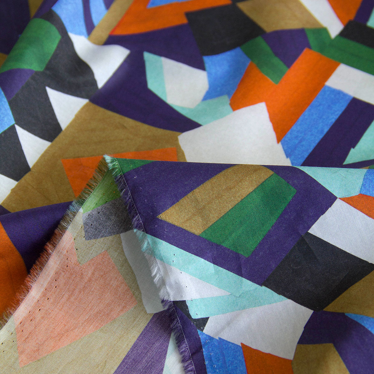 Tissu léger en coton lawn, motif Kokka Flower, noir, vendu au mètre