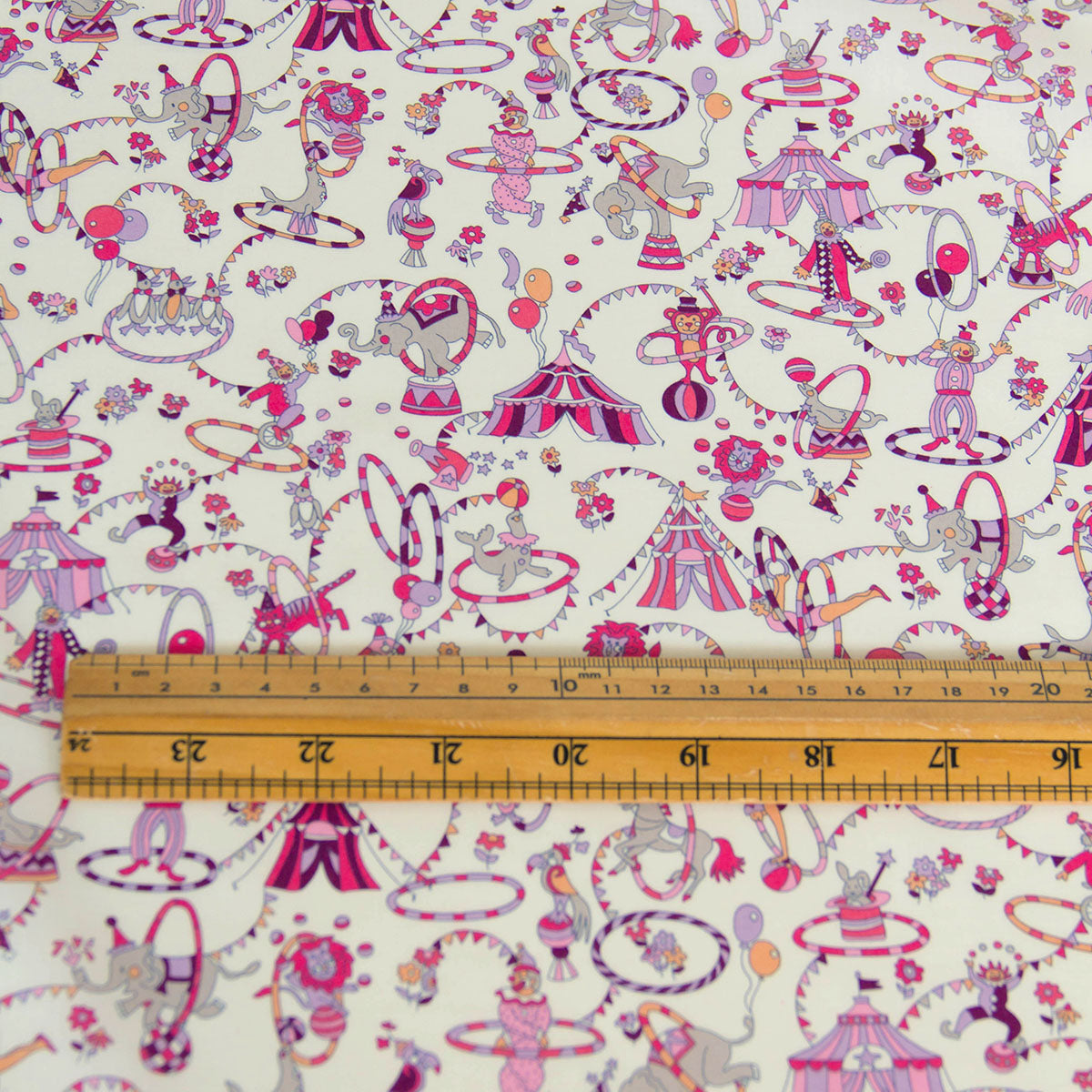 Tissu léger en coton lawn, motif Kokka Flower, noir, vendu au mètre