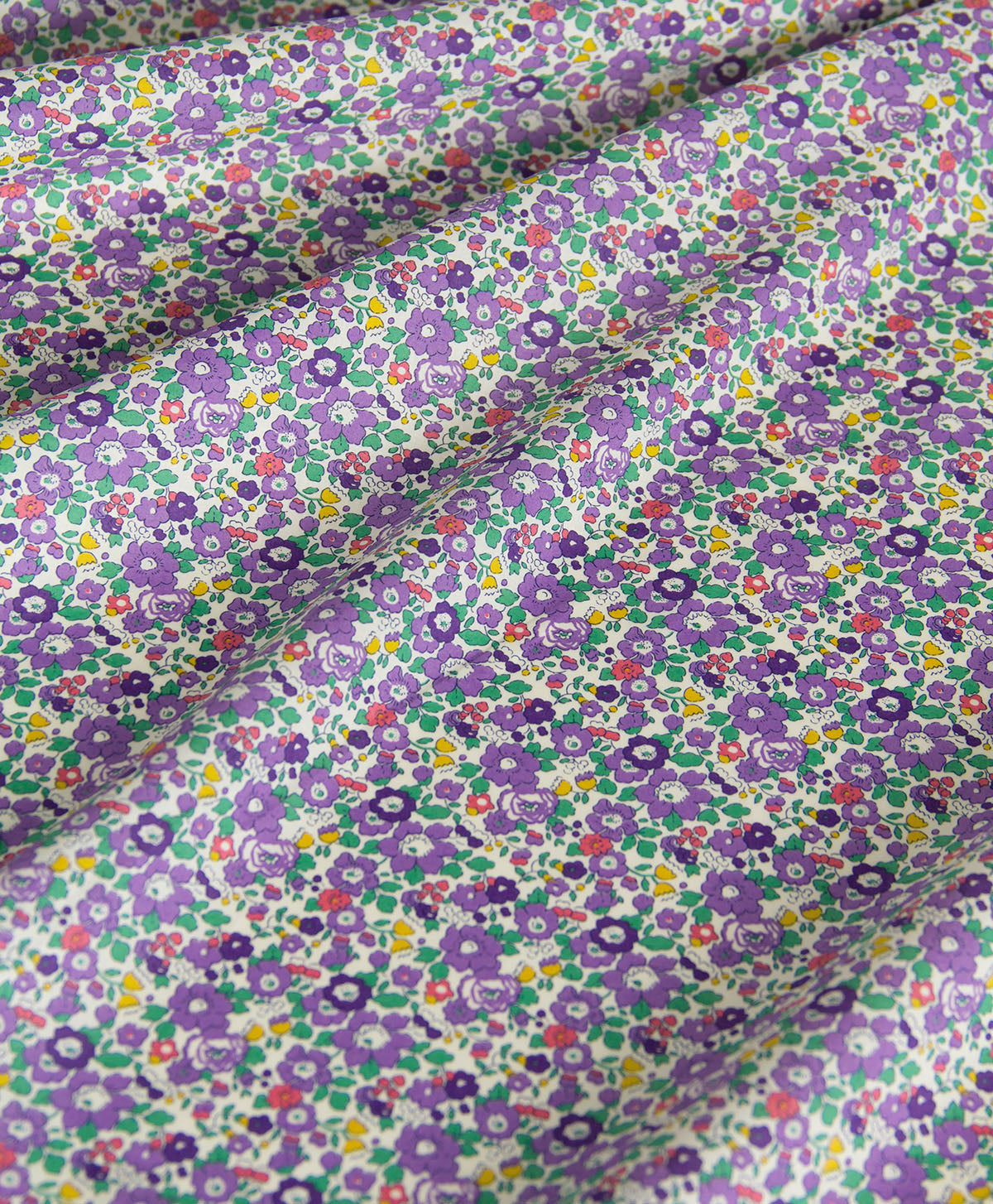 Tecido de algodão leve, estampado floral Kokka preto, vendido ao metro.