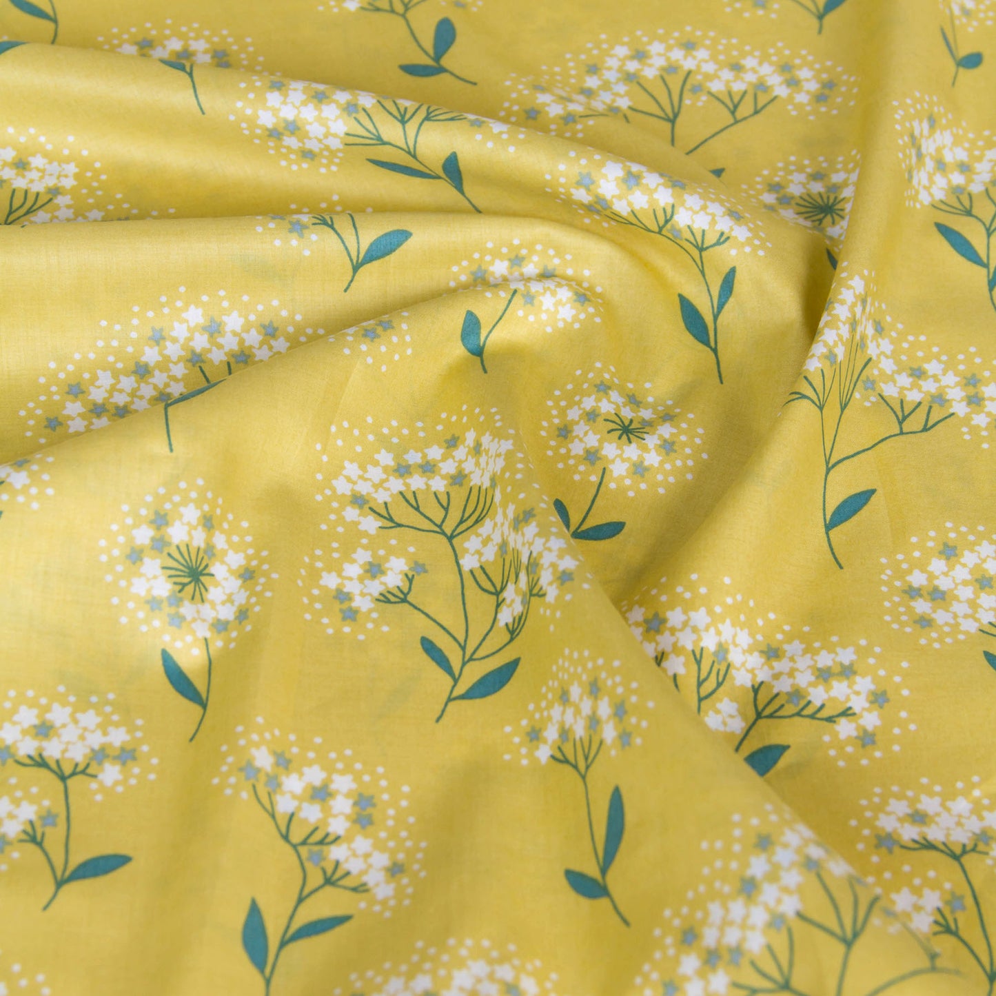 Tecido de algodão leve, estampado floral Kokka preto, vendido ao metro.