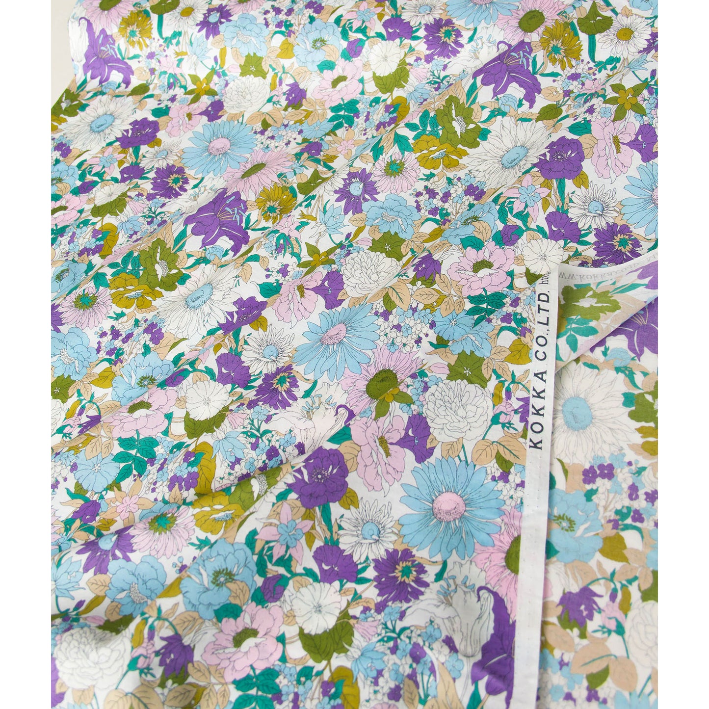 Tecido de algodão leve, estampado floral Kokka preto, vendido ao metro.