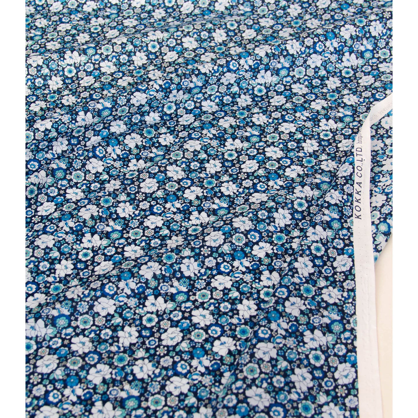 Tissu léger en coton lawn, motif Kokka Flower, noir, vendu au mètre