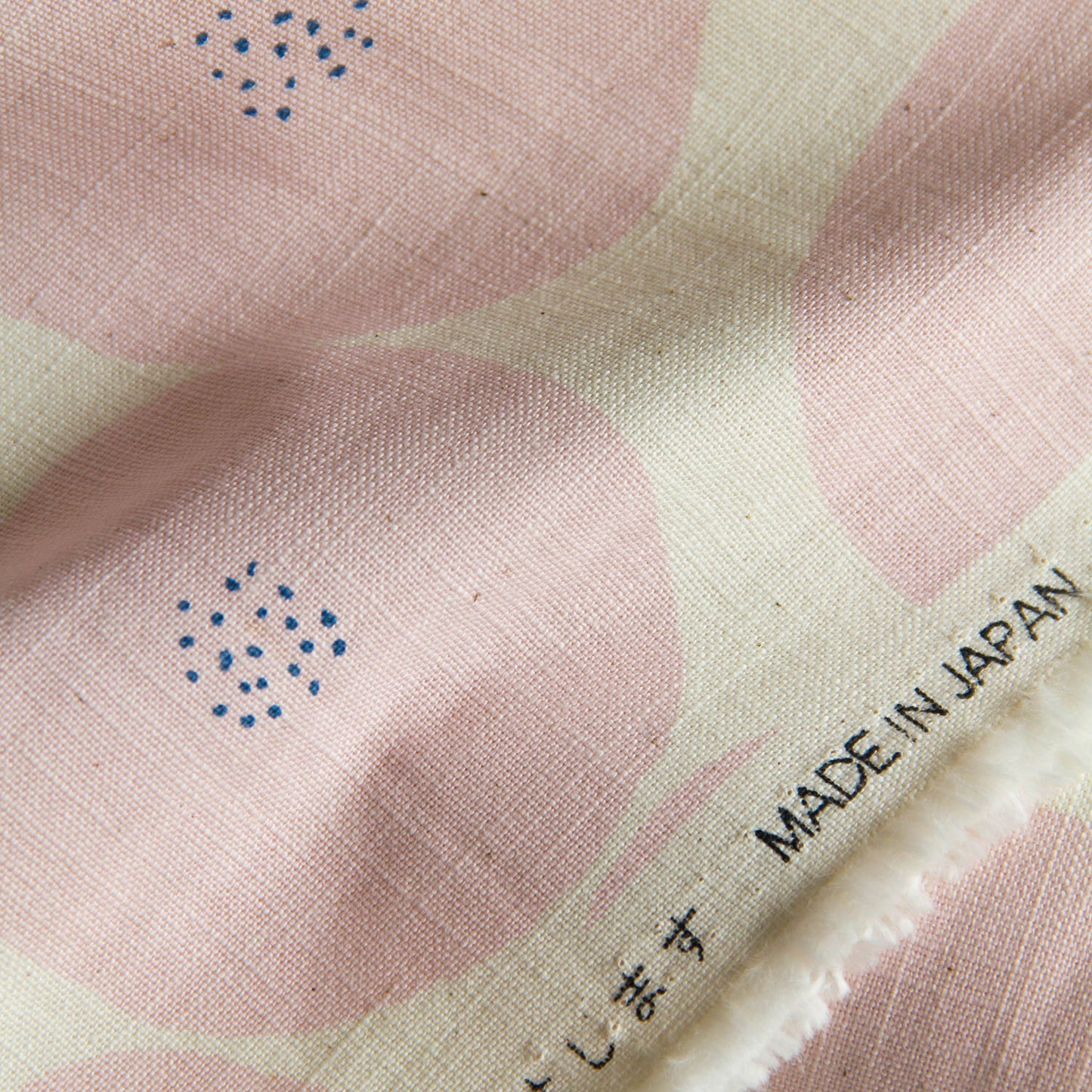 Toile de coton Mortley Cross Muddy Works rose naturel au mètre