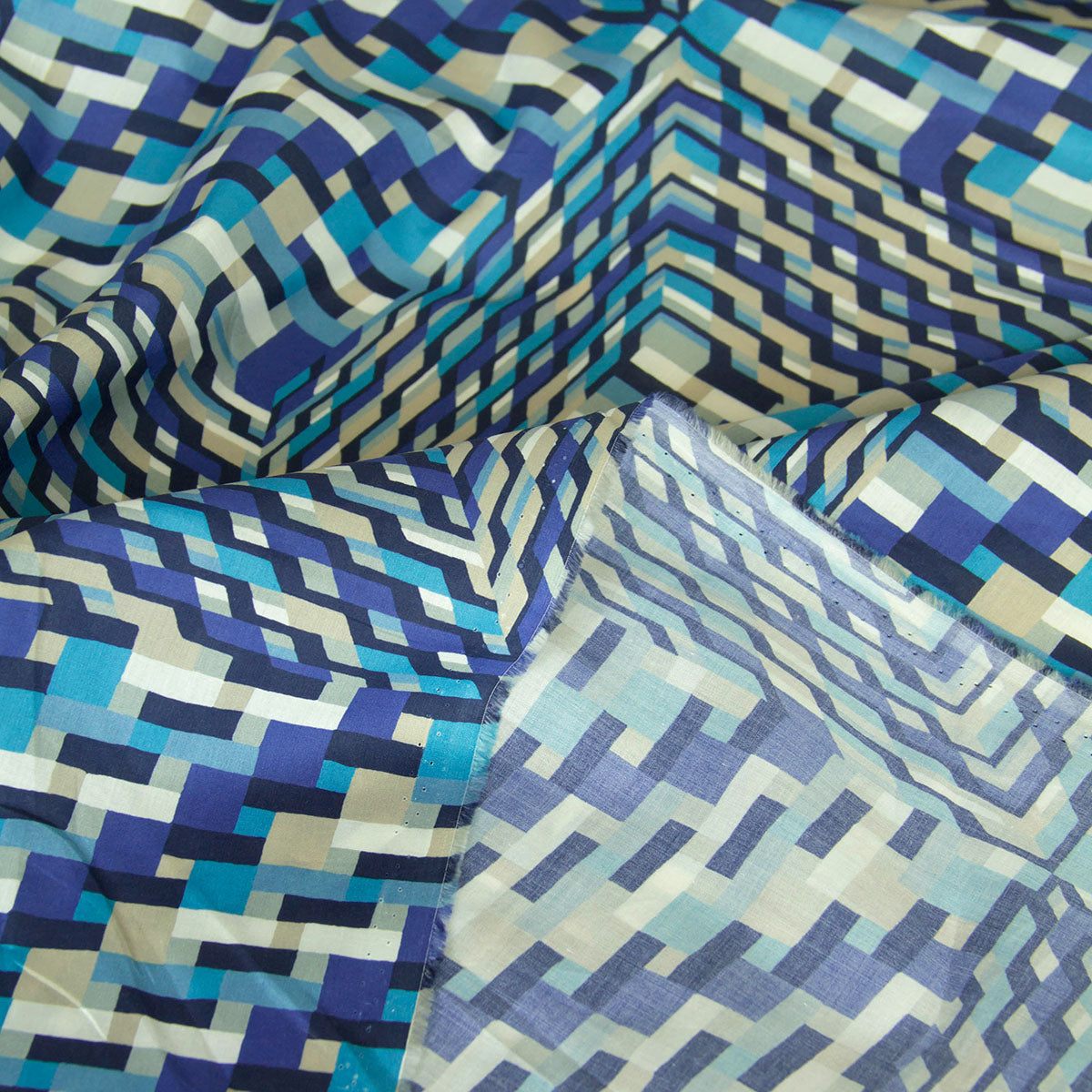 Tissu léger en coton lawn, motif Kokka Flower, noir, vendu au mètre